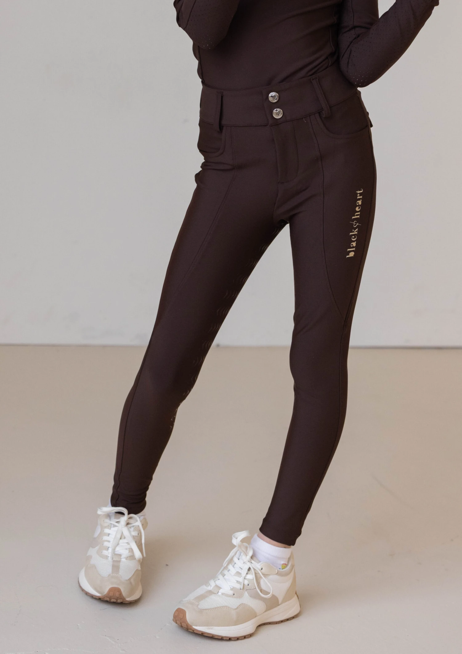 Junior Cara Hybrid - Espresso 4 Junior Cara Hybrid - Espresso - Image 2