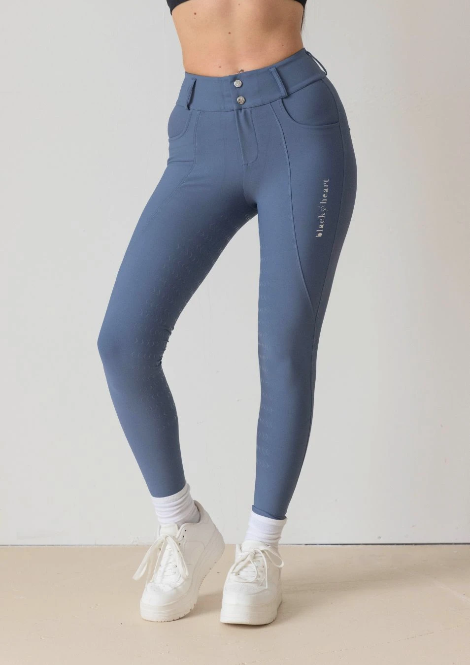 Cara Hybrid - Metal 3 Cara Hybrid - Metal