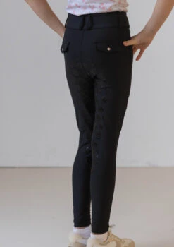 Junior Cara Hybrid - Vintage Rose -Black Heart Equestrian Store 792A0834