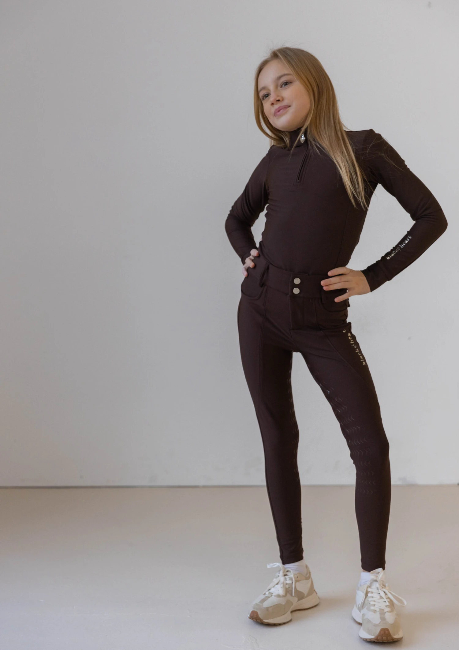 Junior Cara Hybrid - Espresso 7 Junior Cara Hybrid - Espresso - Image 5